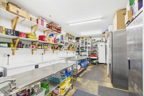 CAM03185G0-PR0102-STILL018