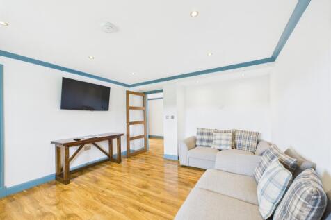 CAM03185G0-PR0102-STILL014