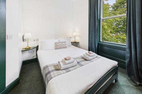 CAM03185G0-PR0122-STILL006