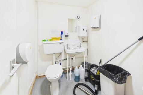 CAM03481G0-PR0106-STILL003