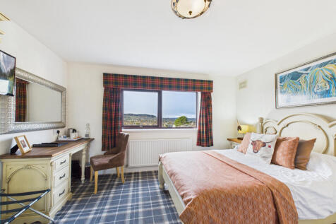 CAM03185G0-PR0124-STILL004