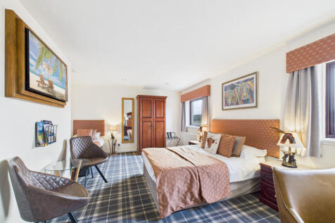 CAM03185G0-PR0124-STILL008