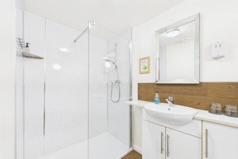 CAM03185G0-PR0124-STILL009