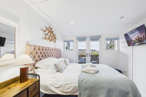 CAM03185G0-PR0124-STILL017