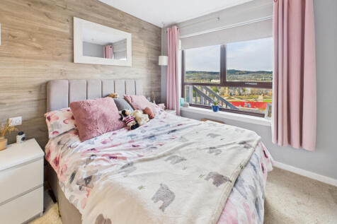 CAM03481G0-PR0120-STILL006