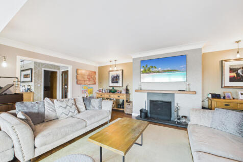 CAM03481G0-PR0120-STILL010