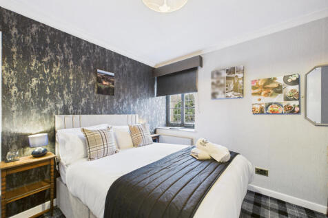 CAM03481G0-PR0125-STILL010