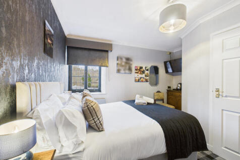 CAM03481G0-PR0125-STILL011