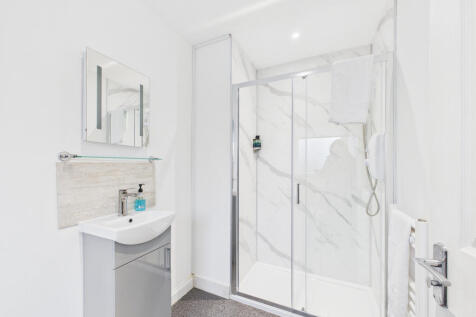 CAM03481G0-PR0125-STILL020