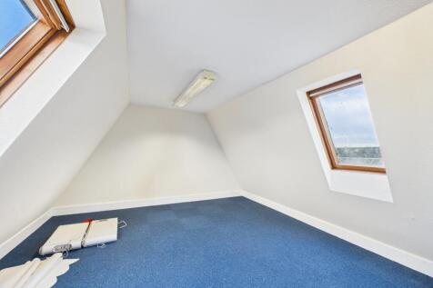 CAM03185G0-PR0128-STILL004