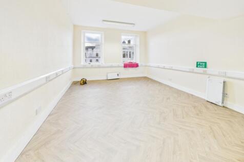 CAM03185G0-PR0128-STILL005