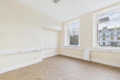 CAM03185G0-PR0128-STILL007