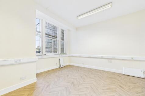 CAM03185G0-PR0128-STILL009