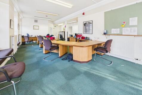 CAM03481G0-PR0085-STILL001