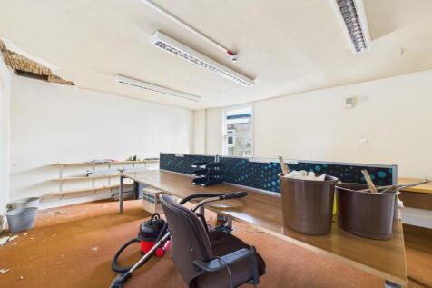 CAM03185G0-PR0088-STILL005