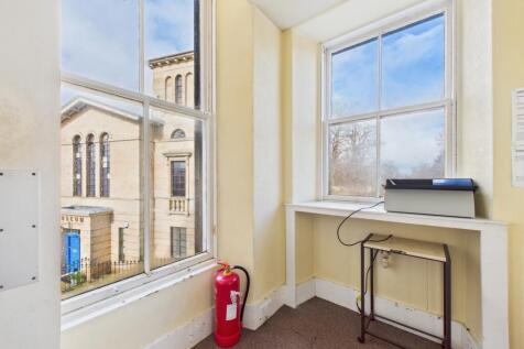 CAM03185G0-PR0088-STILL007