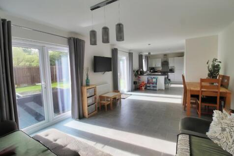 Open Plan Kitchen/Dining/Family Room