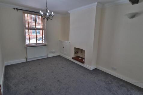 OPEN PLAN LOUNGE/DINING ROOM