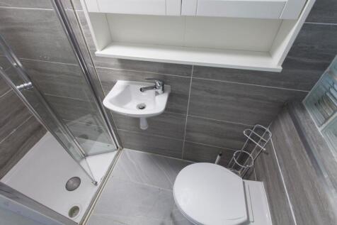 malvern road bathroom shot 2.jpeg