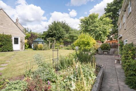 6 St Josephs Drive-35.jpg