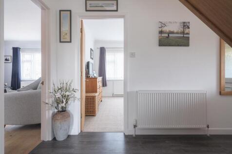 4 Ridings Mead-10.jpg