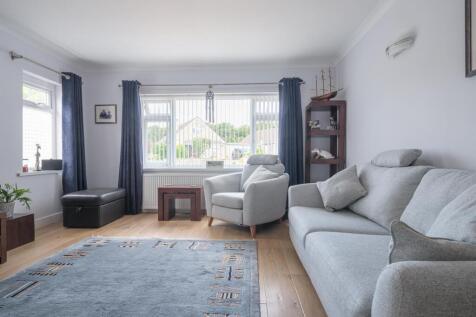 4 Ridings Mead-14.jpg