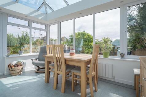 4 Ridings Mead-17.jpg