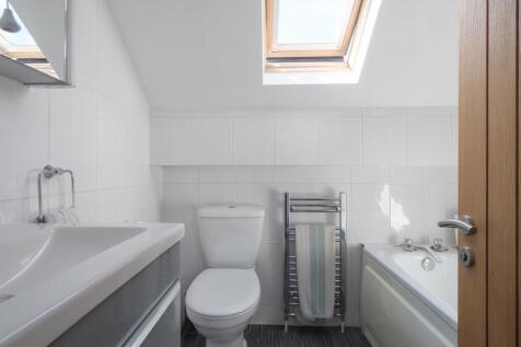 4 Ridings Mead-28.jpg