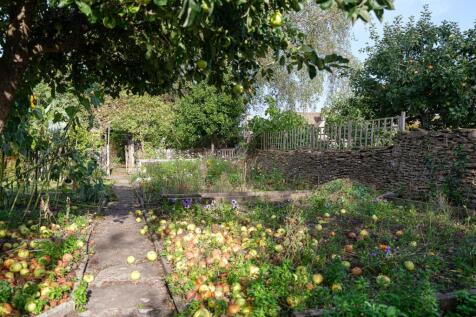 67 &amp; 68 Kington St Michael-23.jpg