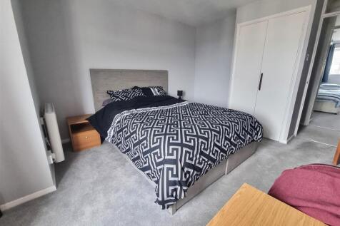 Bedroom 1.1.jpg