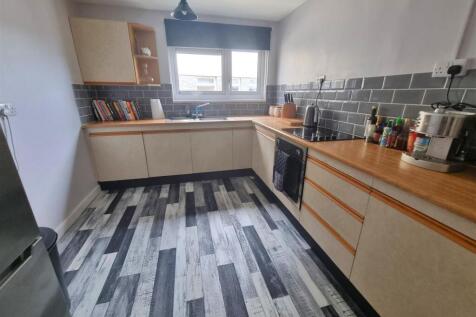 Kitchen 1.jpg