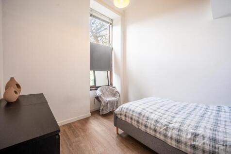 Bedroom - 33 Greenlees.jpg