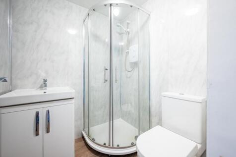 Shower Room - 33 Greenlees.jpg