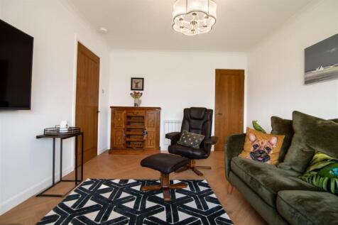 lounge-1.jpg