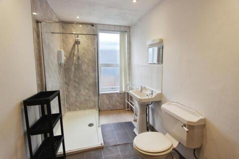 123b5370-6. 20Bathroom.JPG