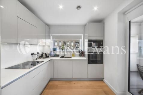 Walton Heights, Elep