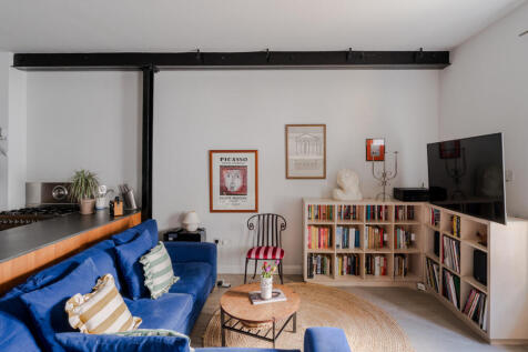 270712 - 6A Basing Court-46.jpg