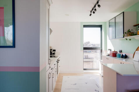 273377 - Vale Road, London E7 - high res - NPP0...
