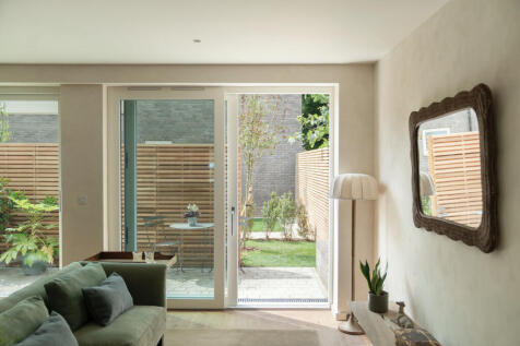 291082 - UNIT2-MANOR-PARK-SE13-003.jpg