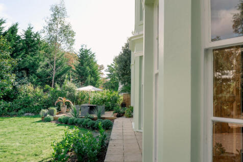 311139 - MEADFOOT2-4.jpg