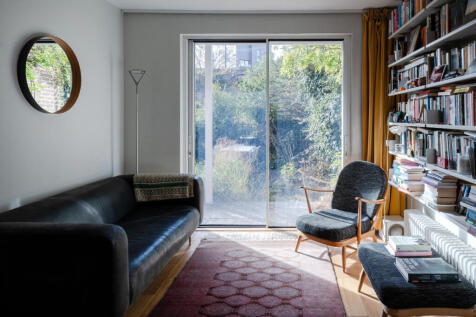 318583 - Vicar's Close, London E9 - high res-07...