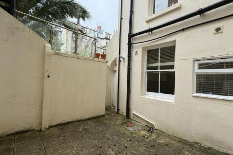 WhatsApp Image 2025-12-15 at 16.06.01 (4).jpeg