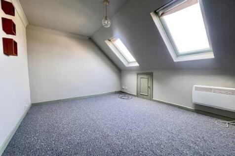Living area.jpg