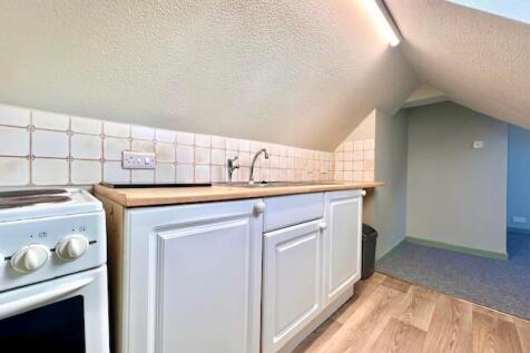 Kitchen2.jpg