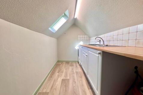 Kitchen1.jpg