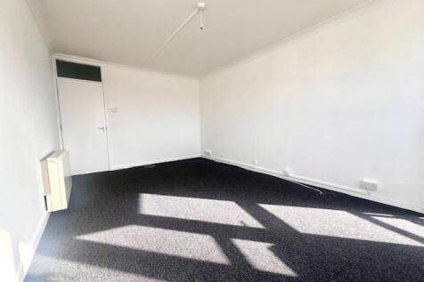 Lounge1.jpg