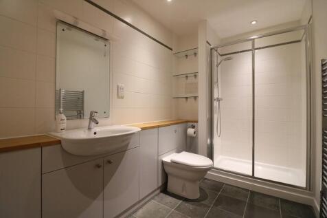 master en-suite.jpg