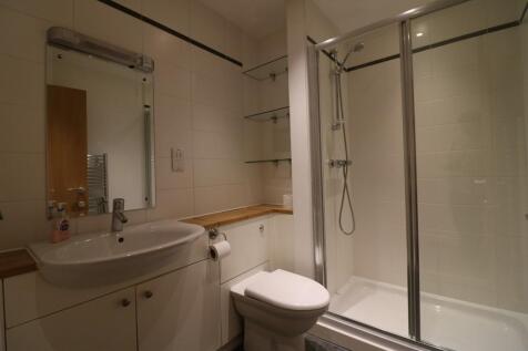 bedroom 3 en-suite.jpg
