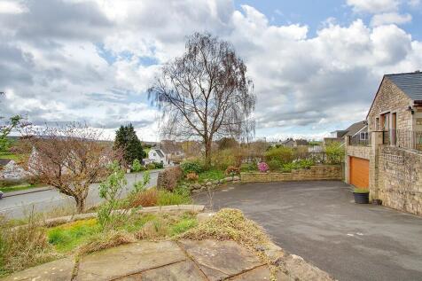 Drive &amp; gardens