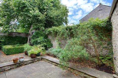 Rear courtyard